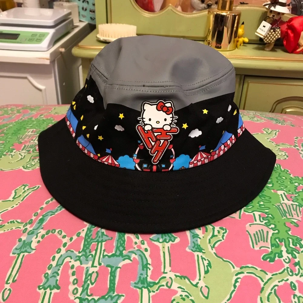 Hypland Hello Kitty Carnival Bucket Hat